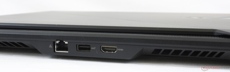 Baksidan: Gigabit RJ-45, USB-A 3.2, HDMI 2.0b