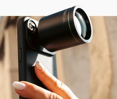 Telekonvertern från Reeflex ger en 600 mm telefotokamera till iPhone 17 Pro.