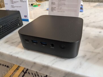 ECS Liva Z6 Plus-portar. (Bildkälla: TechPowerUp)