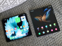 Den så kallade iPhone Fold förväntas se mer ut som Oppo Find N2 i storlek, till vänster, än de senaste Galaxy Z Fold-versionerna. (Bildkälla: Digital Trends)