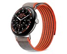 Klockan har ett 45 mm boett i Satin Pyrite med ett Performance Loop-armband i Rye som är försett med en vattenavvisande beläggning.