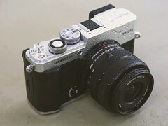 OM Pen hämtar sin designinspiration från Olympus Pen från 1959.