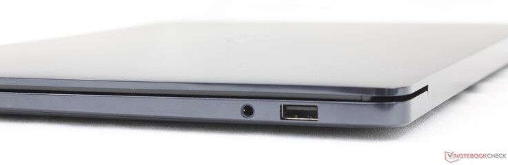 Rätt: 3,5 mm-headset, USB-A 3.2 Gen. 1