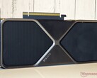De 24 GB VRAM på den mobila RTX 5090 kan hjälpa den att överträffa den stationära RTX 5070 vid högre upplösningar och grafiska inställningar (Bildkälla: Notebookcheck)