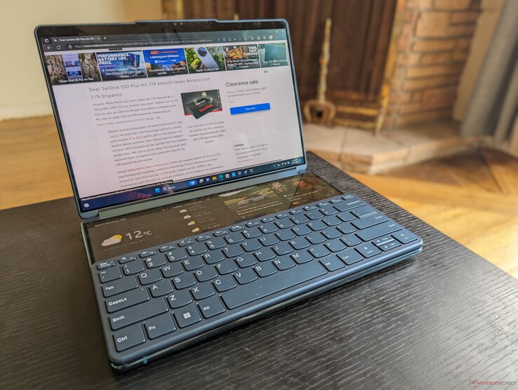 Lenovo Yoga Book 9i 2-i-1 med dubbla skärmar Lenovo Yoga Book 9i 2-i-1 med dubbla skärmar