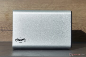 Aluminiumhöljet ger F4-425 Pro ett exklusivt utseende.
