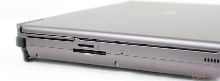 Vänster: MicroSD-läsare, SD-läsare
