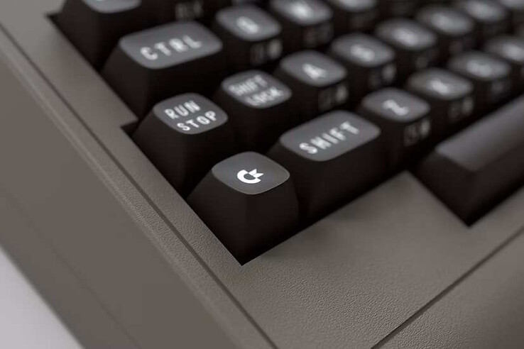 Ett mekaniskt tangentbord är installerat. (Bildkälla: Commodore)
