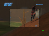 Halo Combat Evolved med onlinemultiplayer körs på en Anbernic RG35XX H i en Blood Gulch-match med 23 spelare.