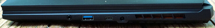 Höger: headset, USB-A (5 Gbit/s), Thunderbolt 4, strömförsörjning