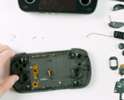 Retroid Pocket Minis displaybyte är en svår procedur även för erfarna pysslare. (Bildkälla: Retroid)
