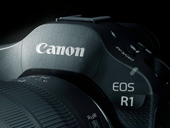 En närbild av Canon EOS R1. 