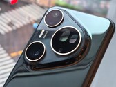 Första recensionen, massor av foton och första kameratester av Huawei Pura 80 Ultra, inklusive jämförelser med iPhone 16 Pro Max, Vivo X200 Ultra och Oppo Find X8 Ultra. (Bildkälla: Weibo)