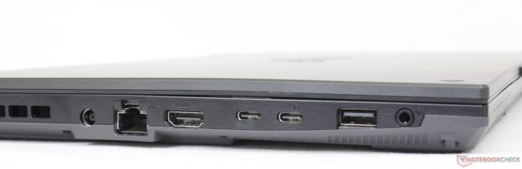 Vänster: AC-adapter, RJ-45, HDMI 2.0b, 1x USB-C med Thunderbolt 4 + DisplayPort 1.4, 1x USB-C med DisplayPort 1.4, USB-A 3.2 Gen. 1