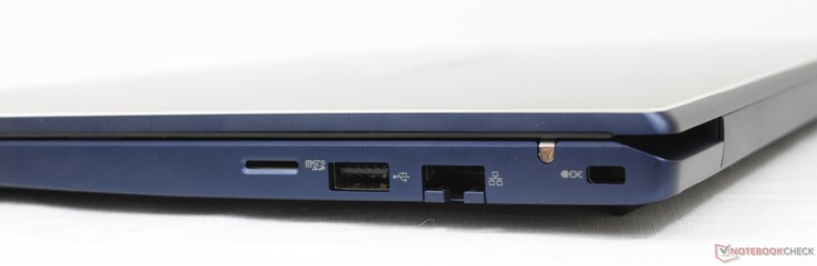Höger: MicroSD-läsare, USB-A 3.2, Gigabit RJ-45, Kensington-lås