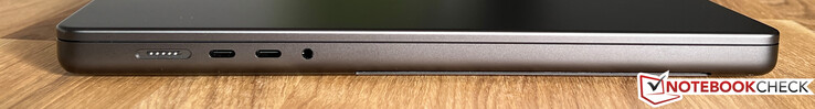 Vänster sida: MagSafe, 2x USB-C 4.0 med Thunderbolt 4 (40 Gbps, DisplayPort-ALT mode 1.4, Power Delivery), 3,5 mm stereo