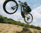 BH iLynx+ NX (på bilden) i aktion. Bosch Performance Line CX-motorn i e-MTB:n ger ett maximalt vridmoment på 100 Nm och upp till 400 % pedalassistans. (Bildkälla: BH Bikes)