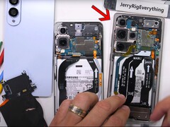 Samsung har kapat 2,4 mm på Galaxy S25 Edge, åtminstone jämfört med Galaxy S25 Ultra. (Bildkälla: JerryRigEverything)