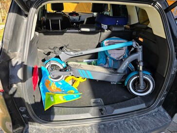SO4 Pro Max ryms i bagageutrymmet på en kompakt SUV.