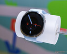 Samsung Galaxy Watch 9 41 mm med vitt armband (bilden)