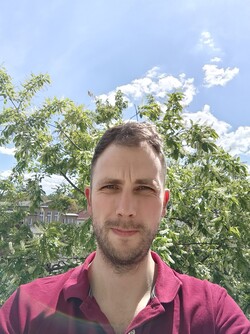 Selfie med kameran på framsidan
