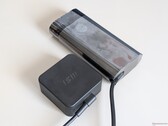 65 W USB-C AC-adapter från MSI jämfört med 140 W USB-C AC-adapter från HP