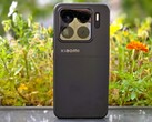 Xiaomi 15S Pro är en av de bästa smartphones 2025. (Bildkälla: Marcus Herbrich)