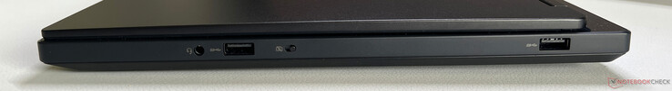 Höger: 3,5 mm stereo, USB-A 3.2 Gen.1 (5 Gbps), webbkamera eShutter, USB-A 3.2 Gen.1 (5 Gbps)