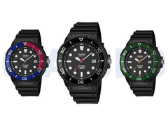Från vänster till höger på bilden: Casio MRW-240H-1E1JF, MRW-240H-1E2JF och MRW-240H-1E3JF. 