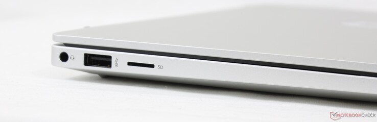 Vänster: 3,5 mm headset, USB-A 5 Gbps, MicroSD-läsare