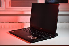 bärbara datorer på 18 tum: Den här kategorin bör vara mer än bara för spel och enheter som MSI Raider A18, på bilden: MSI Raider A18 (bildkälla: Benjamin Herzig/Notebookcheck)