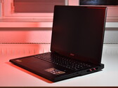bärbara datorer på 18 tum: Den här kategorin bör vara mer än bara för spel och enheter som MSI Raider A18, på bilden: MSI Raider A18 (bildkälla: Benjamin Herzig/Notebookcheck)