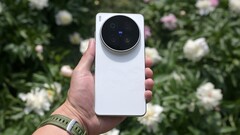 Flaggskeppet med Zeiss-märket kan lanseras i slutet av 2026 med en LOFIC-sensor för första gången, ungefär som Xiaomi 17 Ultra.