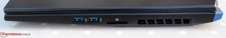 Höger sida: 2x USB Typ A 3.0, kortläsare