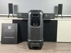 Leveransen består av fyra externa högtalare,...