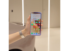 En Vivo-smartphone styr en bil (Bildkälla: Vivo)