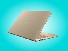 Zenbook 14 (UX3480QA) väger bara 1,1 kg.