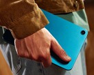Alexa Tablet 8 finns i rosa, turkos och mörkgrått.