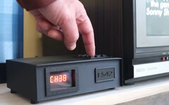 FieldStation42 i en specialtillverkad 3D-tryckt kabelbox (Bildkälla: wrongdog reckons på YouTube)