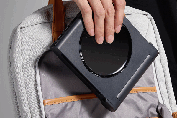 Jsaux 6-i-1 Gaming Dock kan fällas ihop när den inte används.