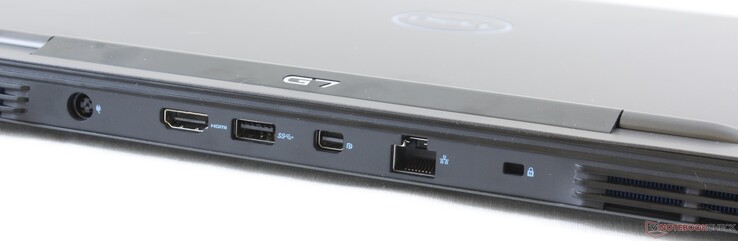Baksidan: AC-adapter, HDMI 2.0, USB 3.1 Typ A, Mini-DisplayPort, Gigabit RJ-45, Wedge Lock-plats