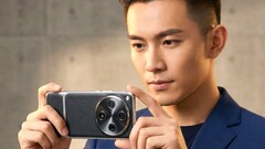 Enligt en pålitlig läckare avslöjar delvis AI-genererade renderingar förmodligen den slutliga designen av Oppo Find X9 Ultra. (Bildkälla: Smartprix)