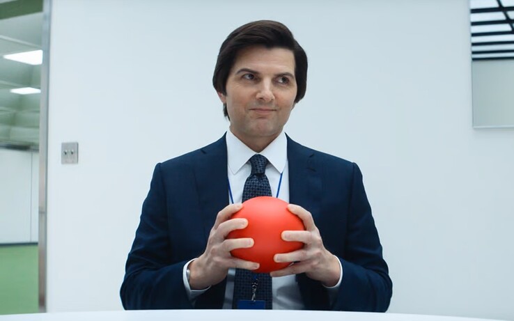 Mark (Adam Scott), som sörjer sin frus död, väljer avgångsvederlag som ett sätt att slippa sorgen under halva sitt vakna liv. (Bildkälla: Apple TV+)