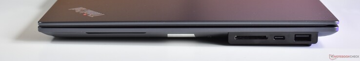 rätt: SD-kortläsare, Thunderbolt 4, USB-A 3.2 Gen 2