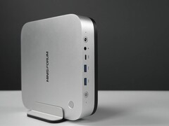 Minisforum M2 Pro Mini PC levereras med ett vertikalt stativ i förpackningen.