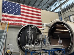 NASA:s StarBurst-intrument utanför en termisk vakuumkammare (Bildkälla: NASA/Daniel Kocevski)