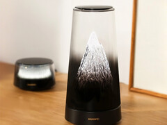 Huawei X3 Pro-routern och dess satellit i bakgrunden. (Bildkälla: Huawei)