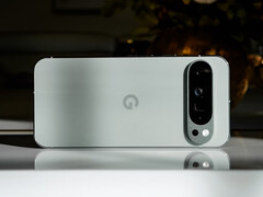 Pixel 9-serien sägs lida av flera enhetsbrytande buggar efter att ha uppdaterats till Googles senaste offentliga Android 16-version. (Bildkälla: Triyansh Gill & Unsplash)