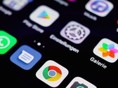 Android smartphone med appmeny och inställningsikon