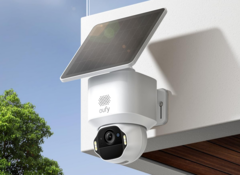 Anker Eufy SoloCam E42 (bilden) kan spela in kontinuerligt om den drivs via kabel och stöder solcellsladdning med Eufys löstagbara SolarPlus 2.0-panel. (Bildkälla: Amazon/Anker)